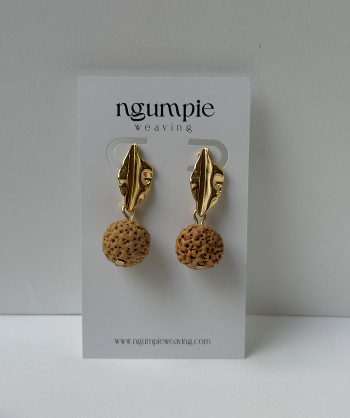 Gumnut leaf drops